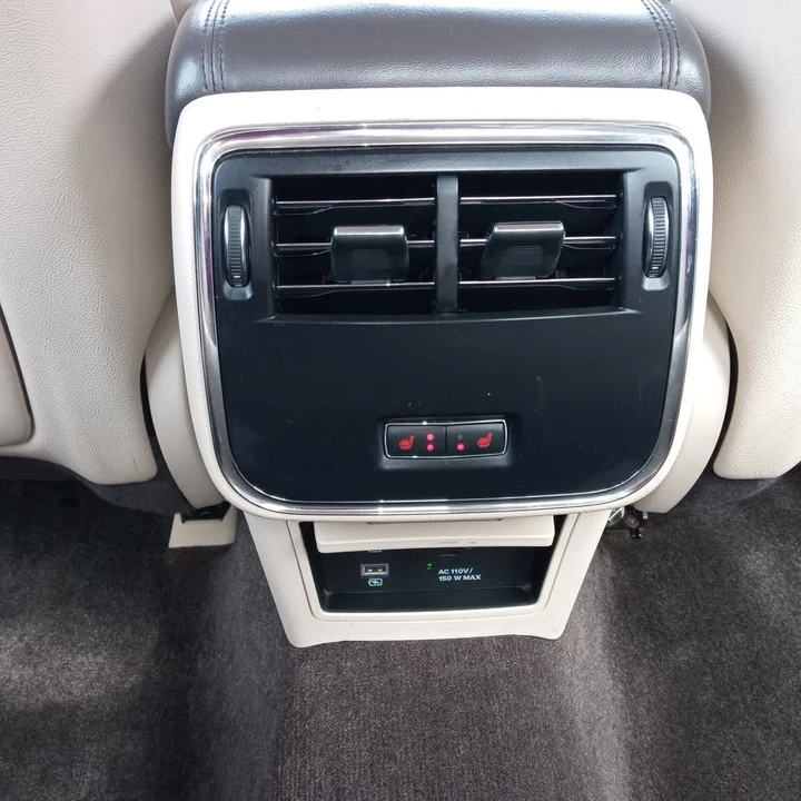 2017 Lincoln Continental 10th Gen - Image 3 of 19