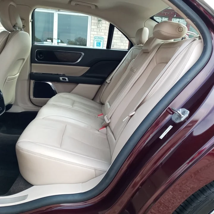 2017 Lincoln Continental 10th Gen - Image 2 of 19