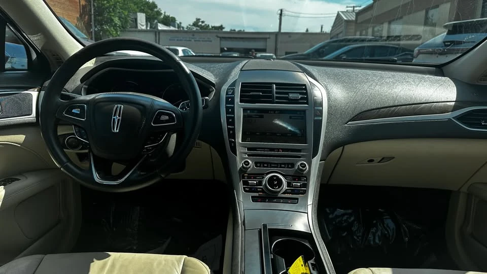 2017 Lincoln MKZ - Image 11 of 18