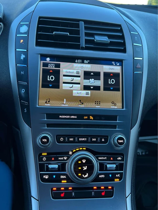 2017 Lincoln MKZ - Image 10 of 17