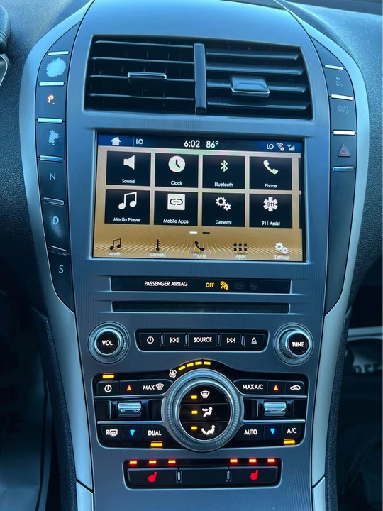 2017 Lincoln MKZ - Image 12 of 17