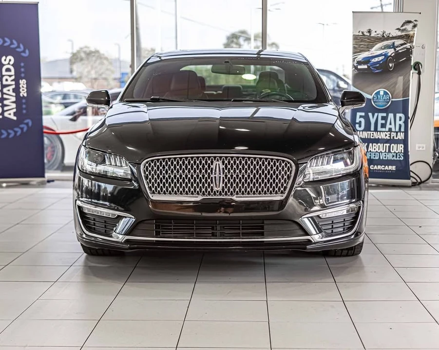 2017 Lincoln MKZ - Image 2 of 20