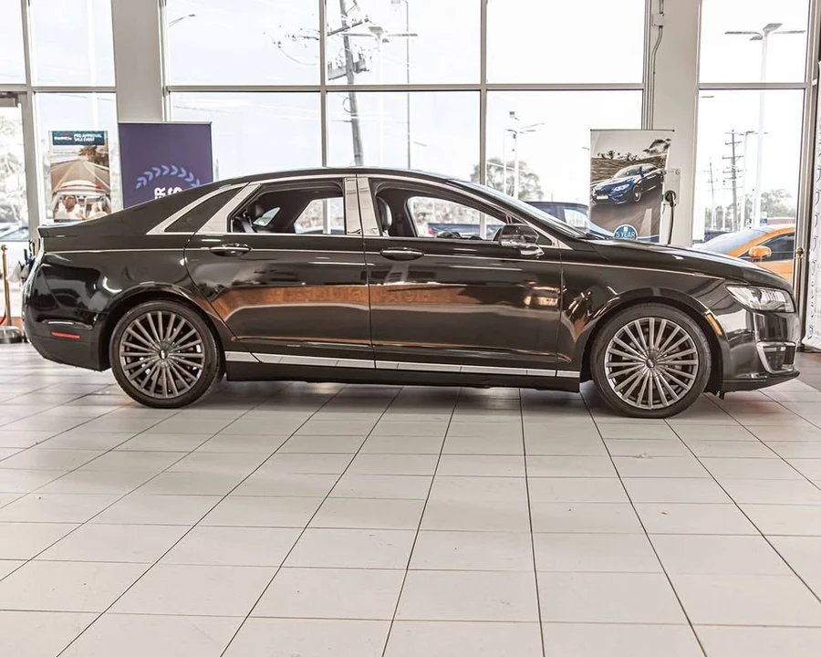 2017 Lincoln MKZ - Image 9 of 20