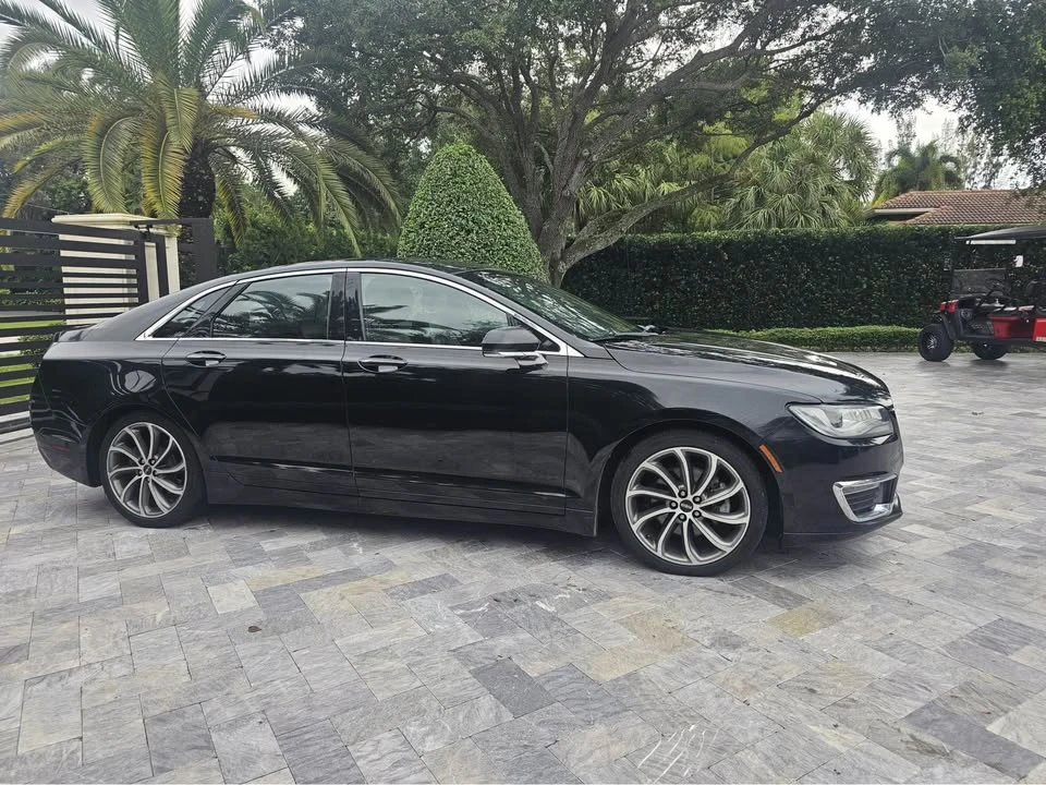 2017 Lincoln MKZ - Image 4 of 10