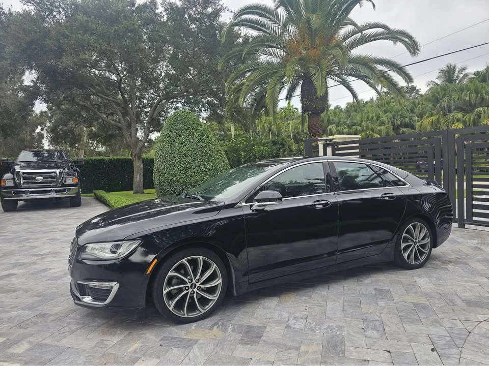2017 Lincoln MKZ - Image 5 of 10