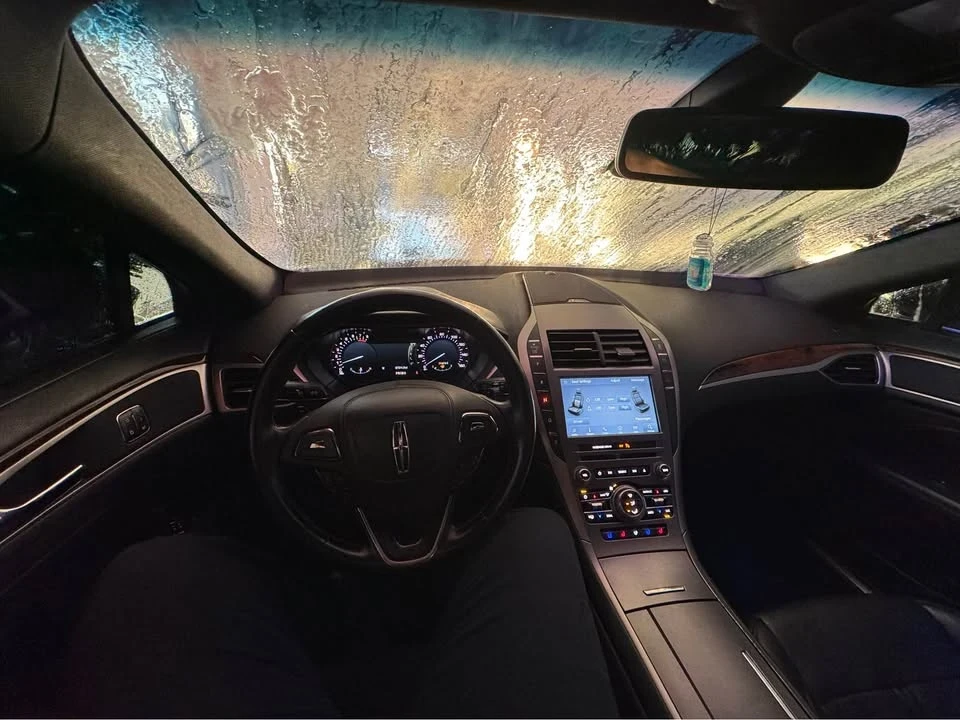 2017 Lincoln MKZ - Image 9 of 11