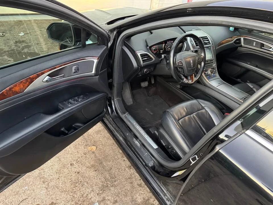 2017 Lincoln MKZ - Image 8 of 11