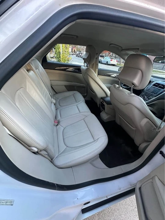 2017 Lincoln MKZ - Image 8 of 9