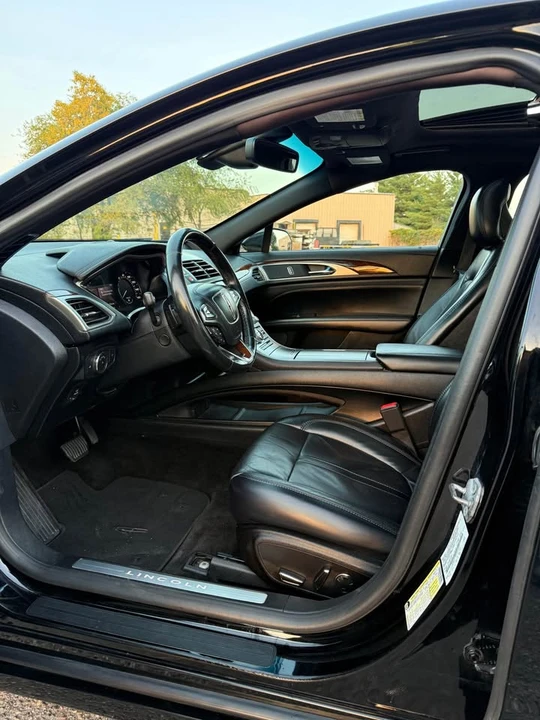 2017 Lincoln MKZ - Image 8 of 16