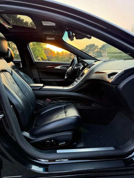 2017 Lincoln MKZ - Image 11 of 16