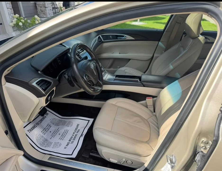 2017 Lincoln MKZ - Image 16 of 19