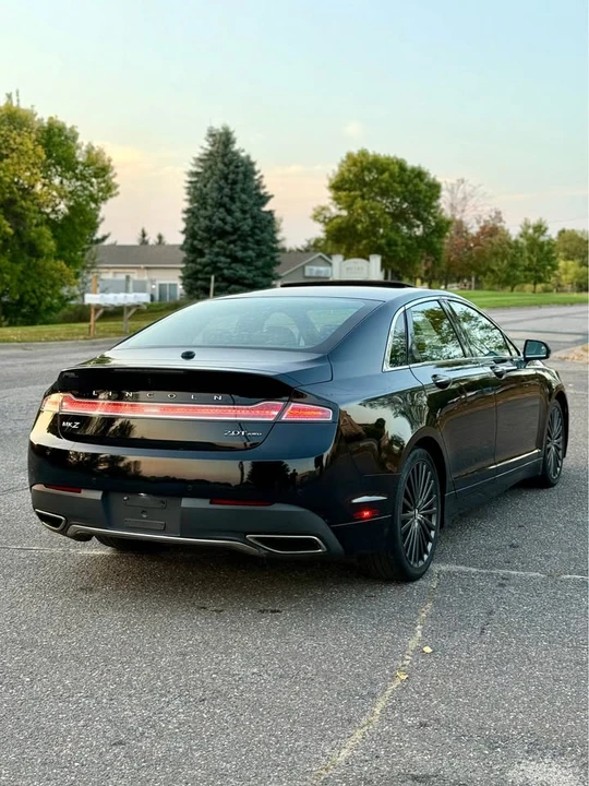 2017 Lincoln MKZ - Image 4 of 16