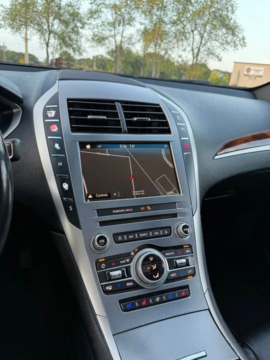 2017 Lincoln MKZ - Image 14 of 16