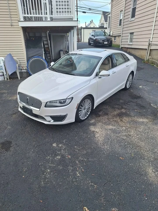2017 Lincoln MKZ - Image 10 of 12