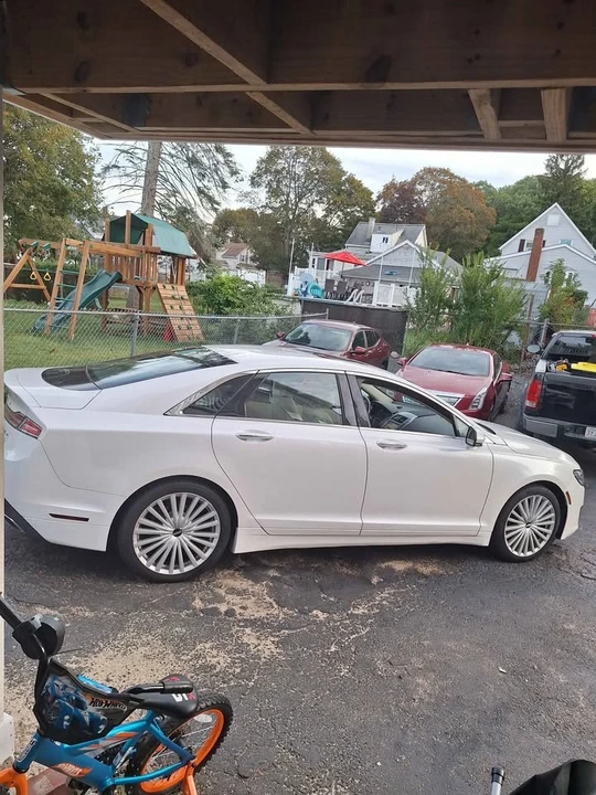 2017 Lincoln MKZ - Image 3 of 12