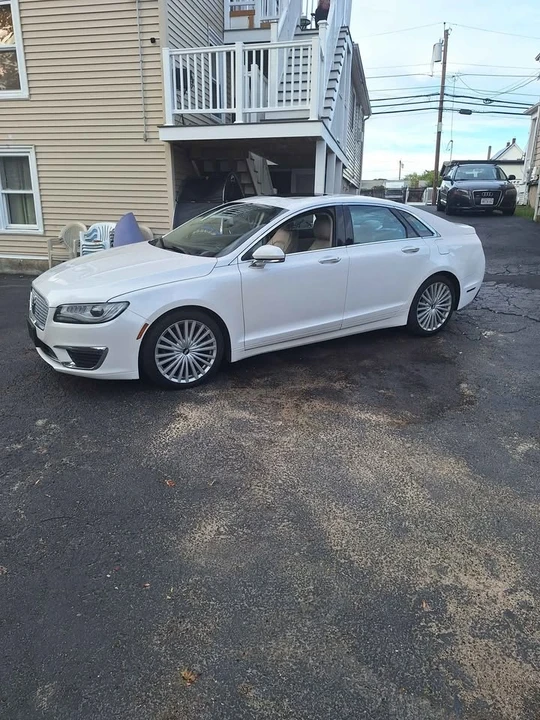 2017 Lincoln MKZ - Image 11 of 12