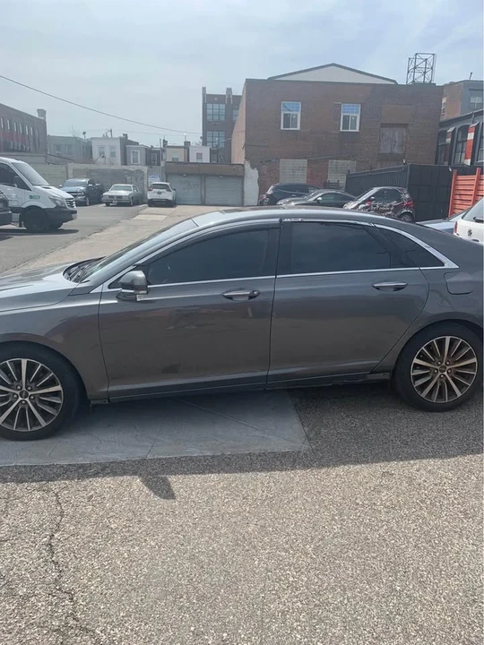 2017 Lincoln MKZ - Image 3 of 4