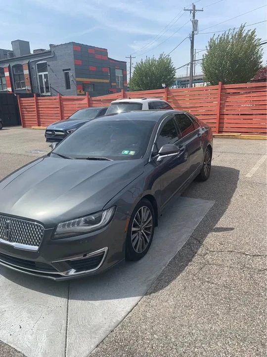 2017 Lincoln MKZ - Image 2 of 4