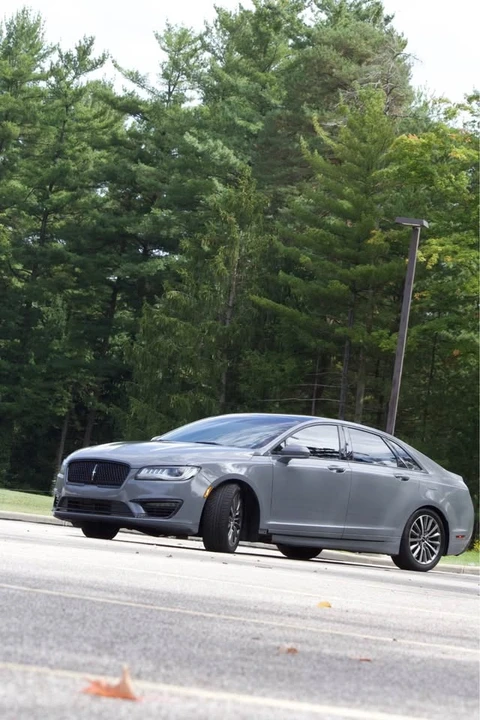 2017 Lincoln MKZ - Image 2 of 2