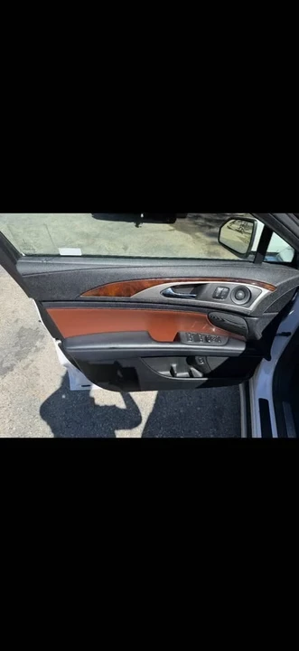 2017 Lincoln MKZ - Image 6 of 11