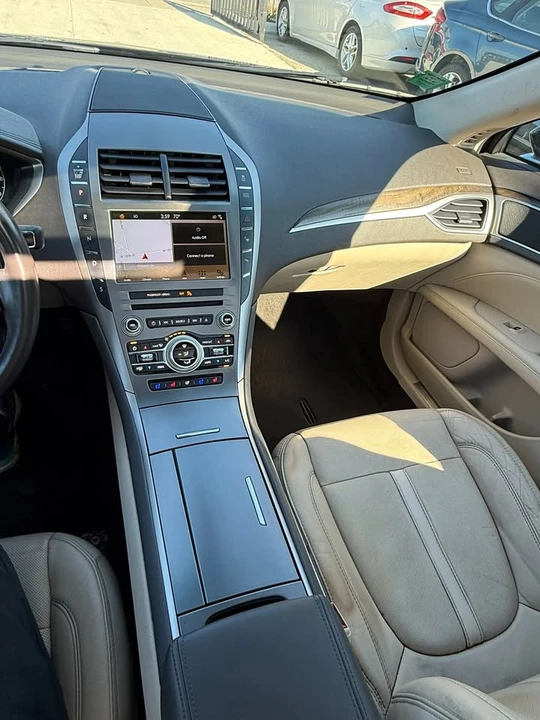 2017 Lincoln MKZ - Image 11 of 15