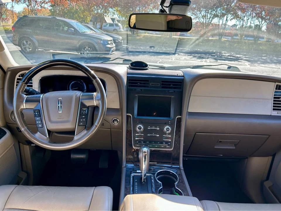 2017 Lincoln Navigator 3rd Gen - Image 5 of 6