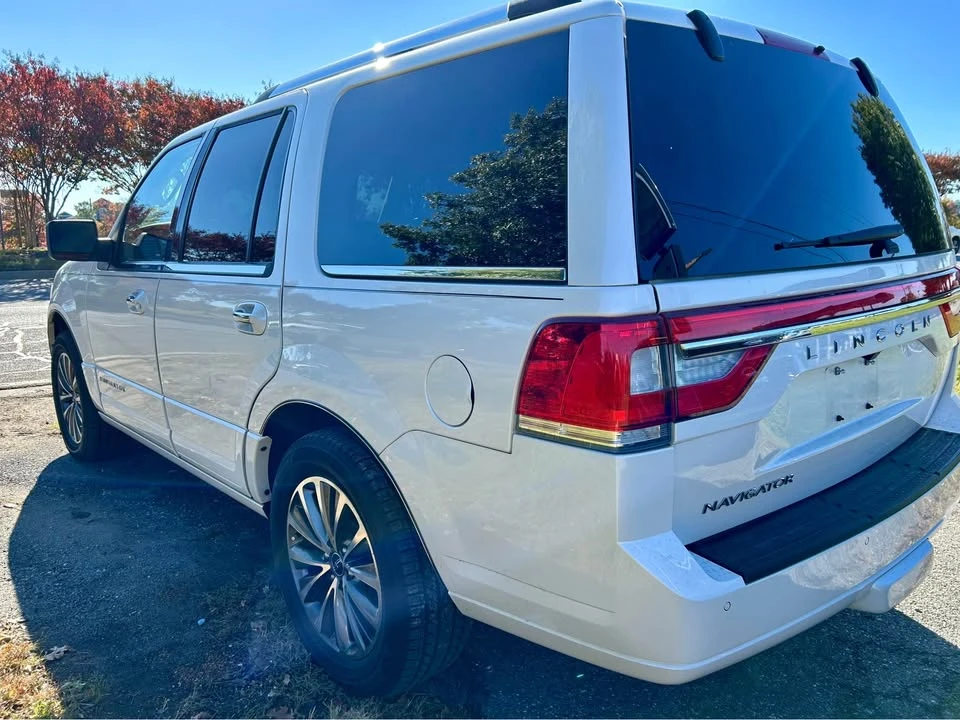 2017 Lincoln Navigator 3rd Gen - Image 2 of 6