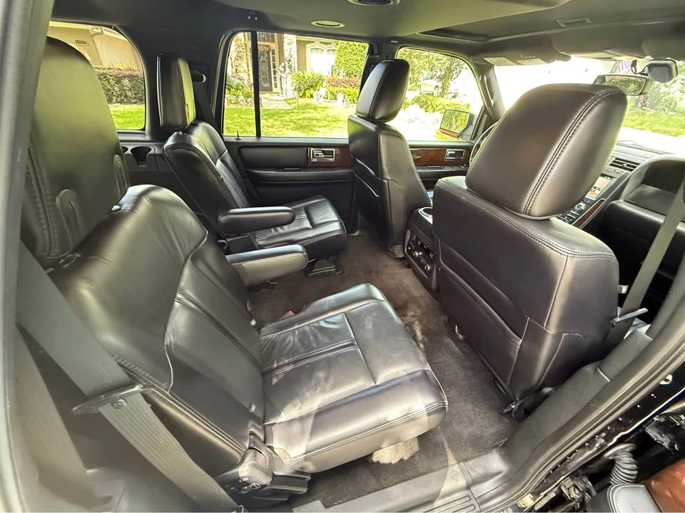 2017 Lincoln Navigator 3rd Gen - Image 9 of 14