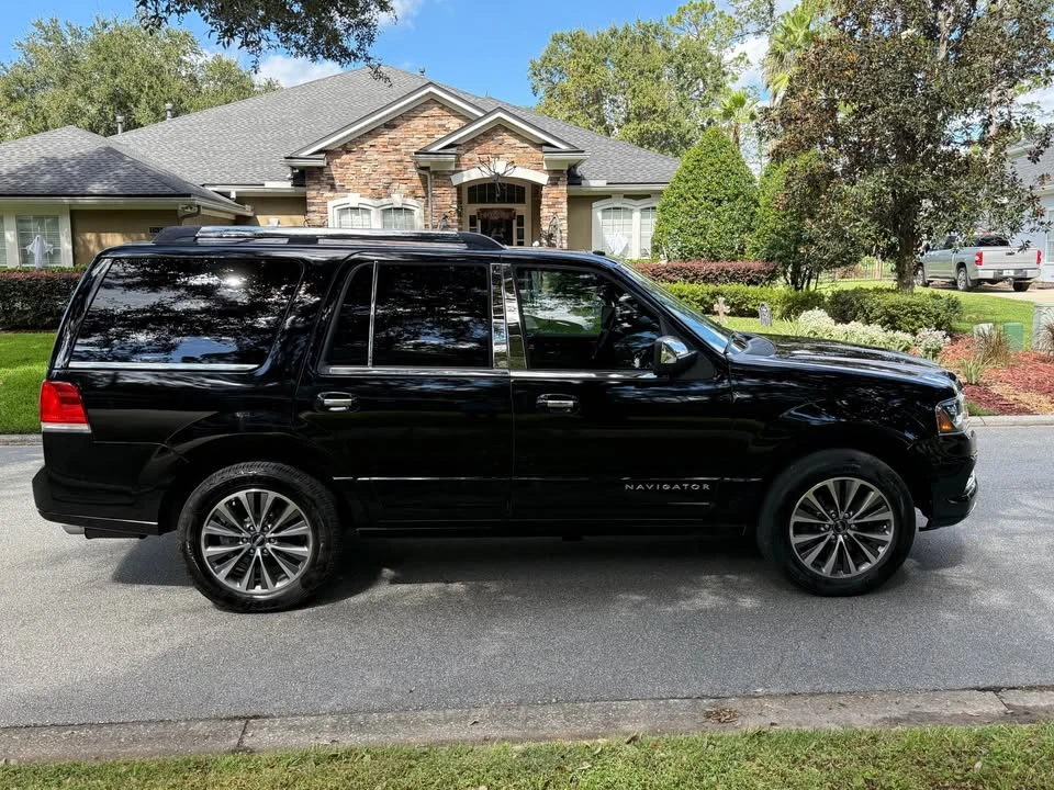 2017 Lincoln Navigator 3rd Gen - Image 6 of 14