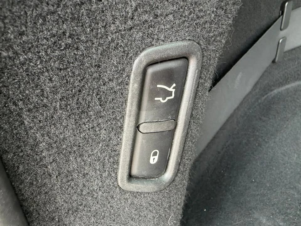 2017 Maserati Levante - Image 11 of 20