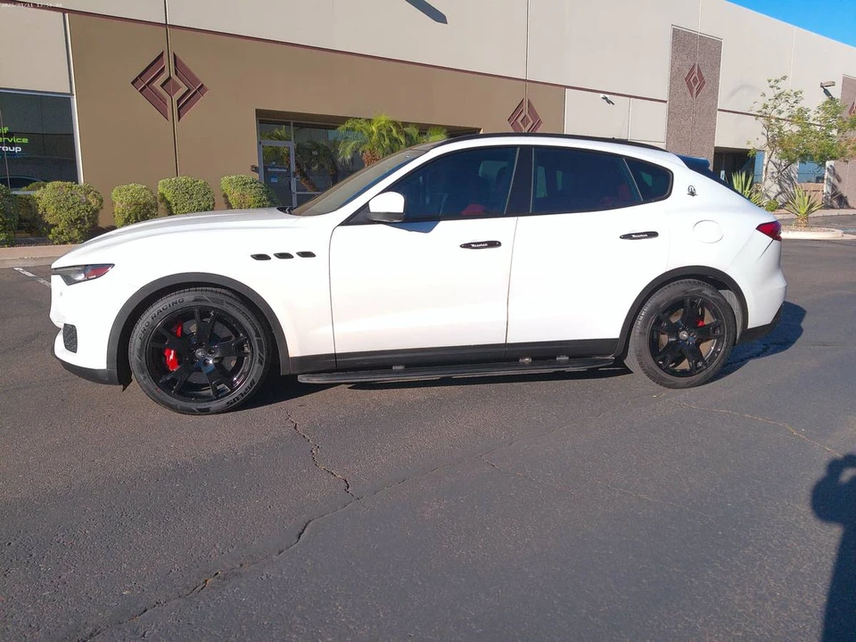 2017 Maserati Levante - Image 7 of 23