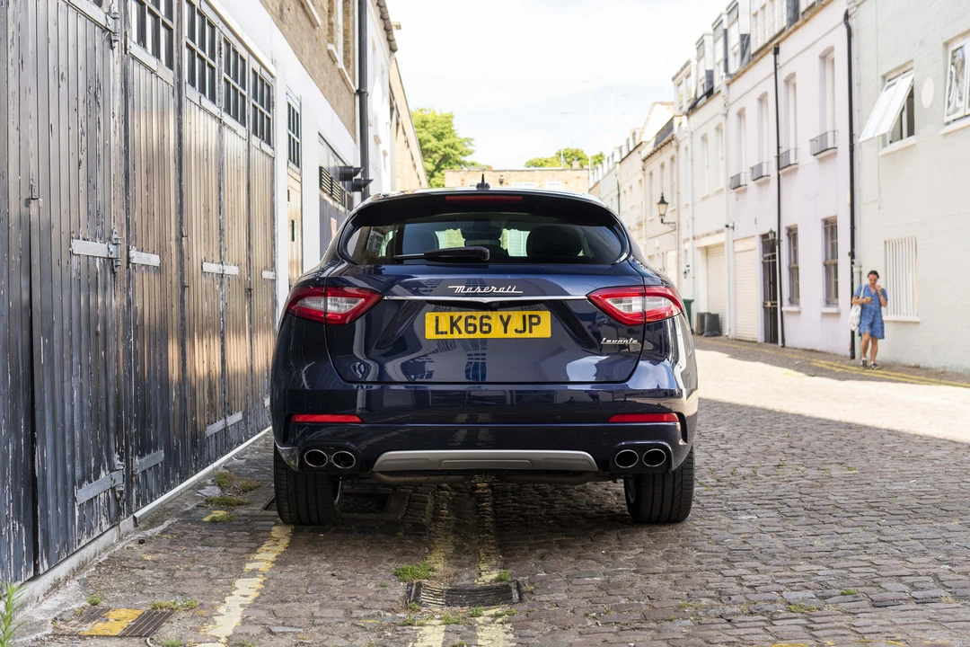 2017 Maserati Levante - Image 7 of 31