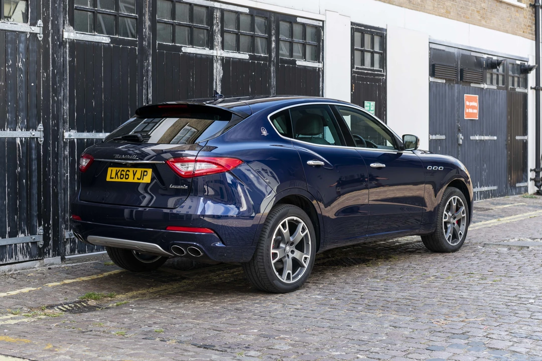 2017 Maserati Levante - Image 16 of 31