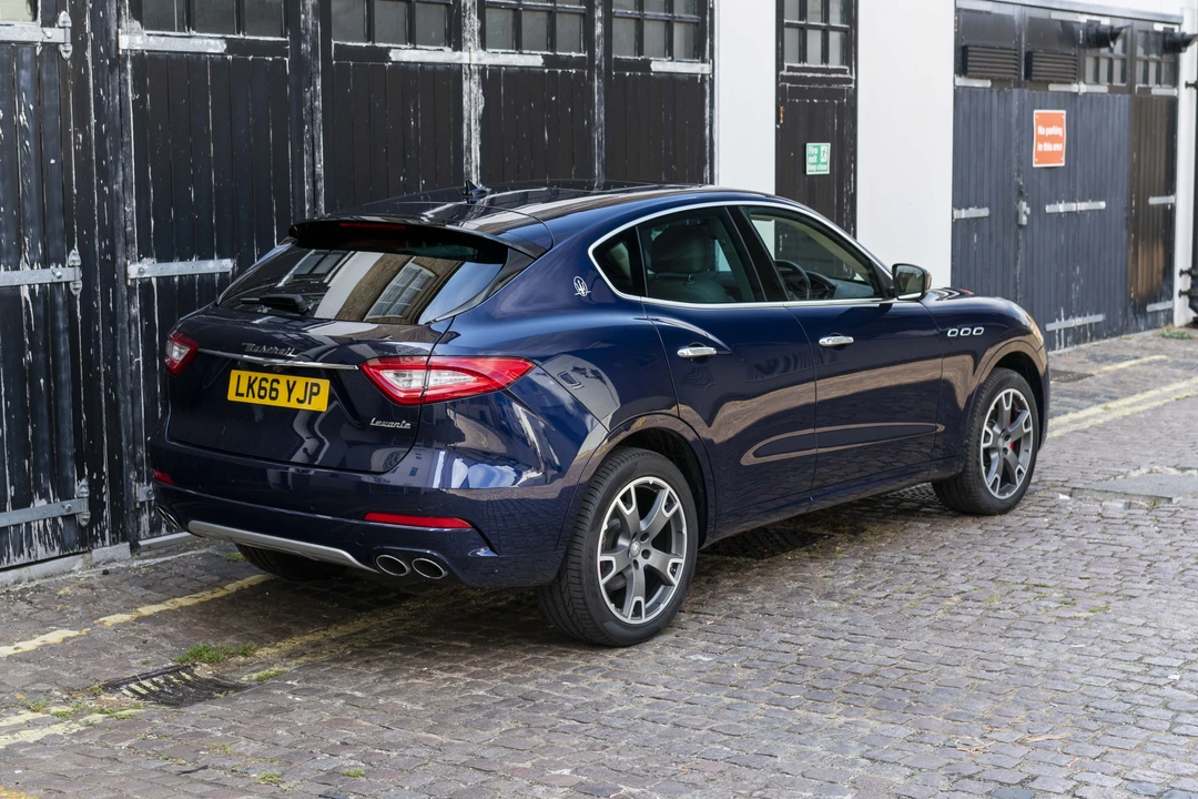 2017 Maserati Levante - Image 8 of 31