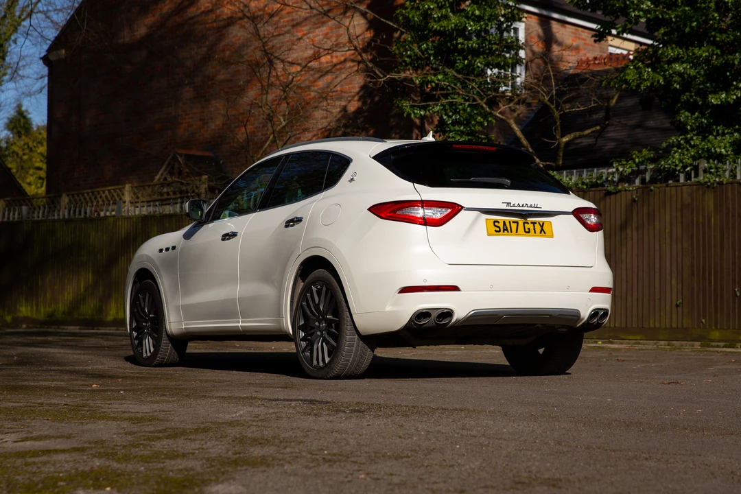 2017 Maserati Levante - Image 8 of 31
