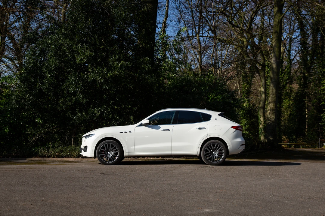 2017 Maserati Levante - Image 9 of 31