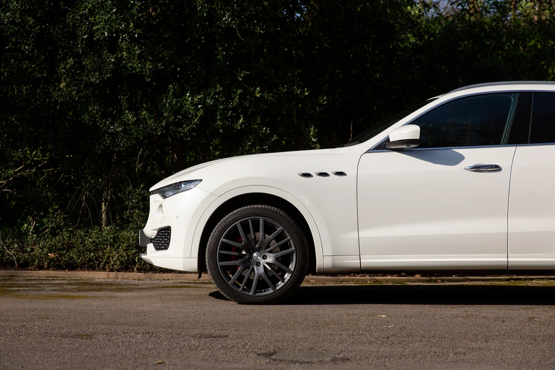 2017 Maserati Levante - Image 26 of 31