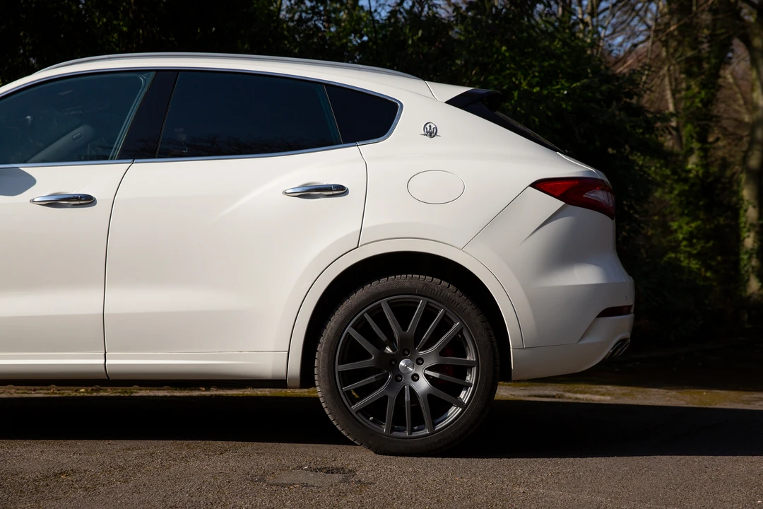 2017 Maserati Levante - Image 28 of 31