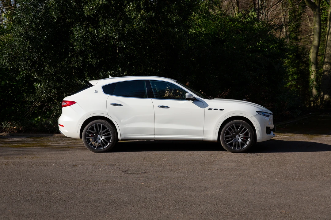 2017 Maserati Levante - Image 5 of 31