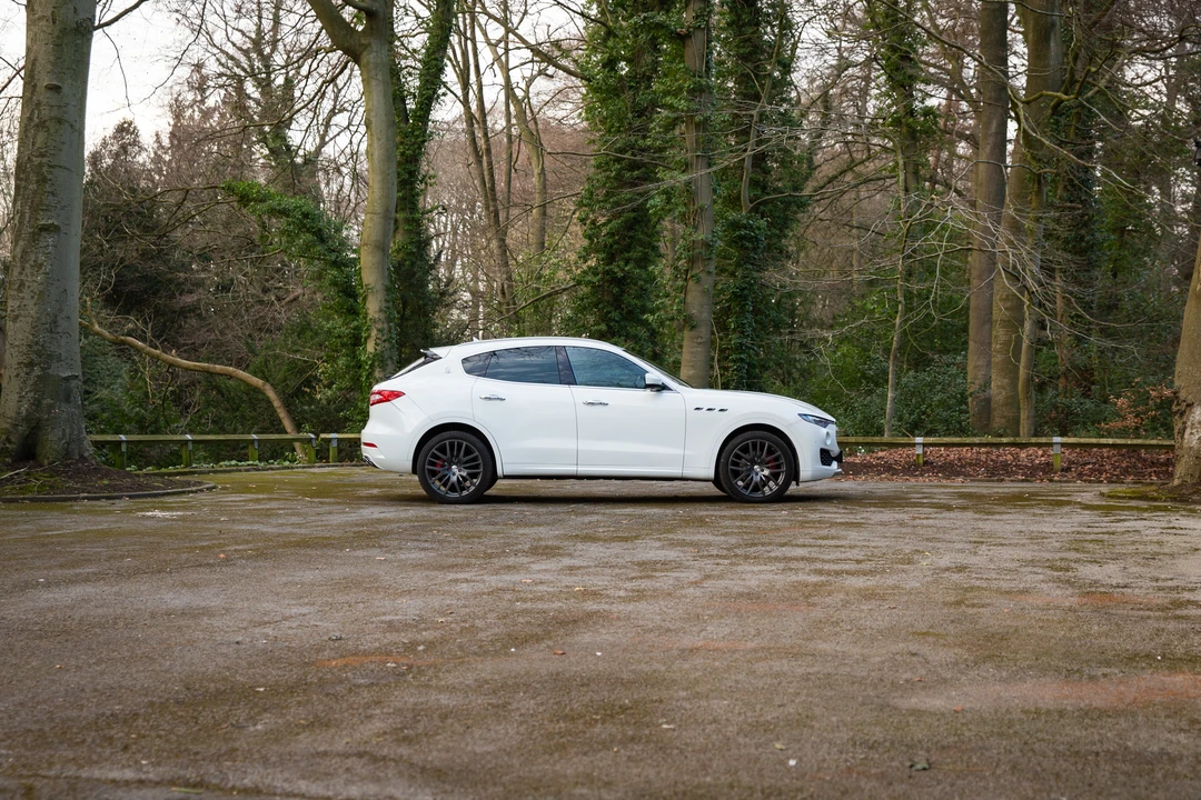 2017 Maserati Levante - Image 13 of 31