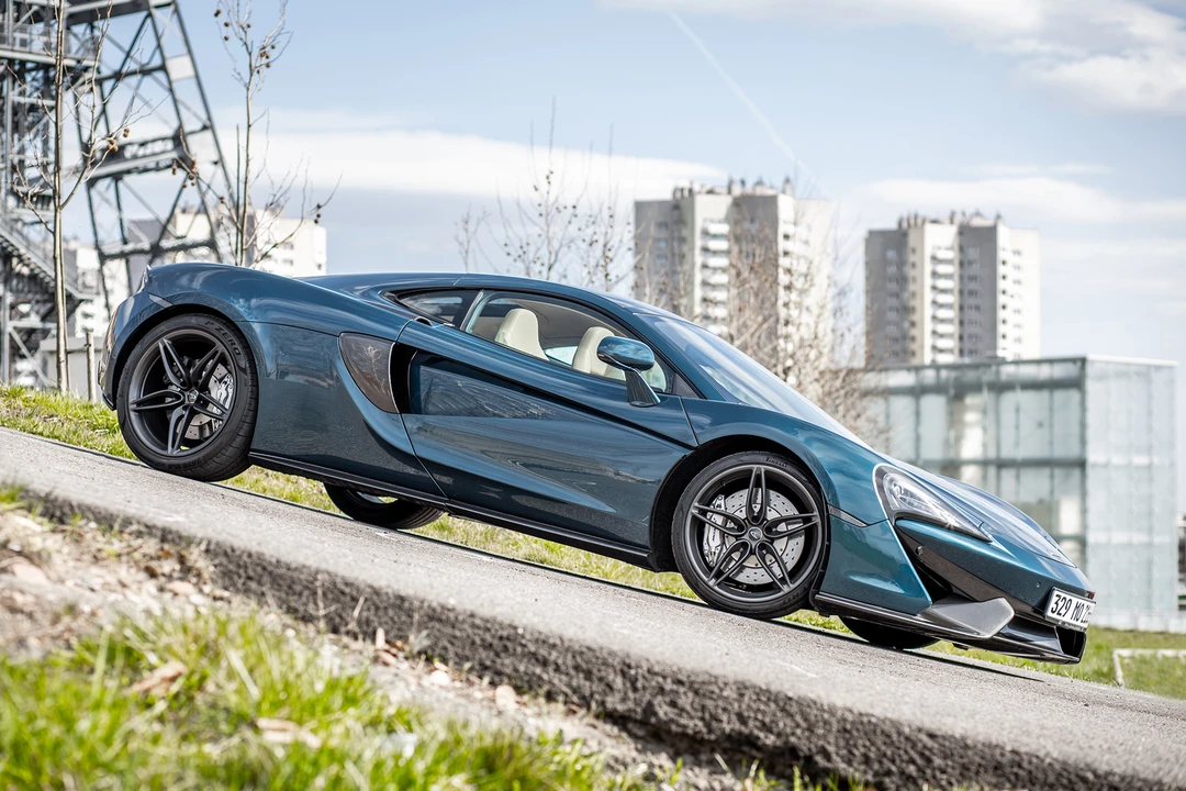 2017 McLaren 570GT - Image 22 of 31
