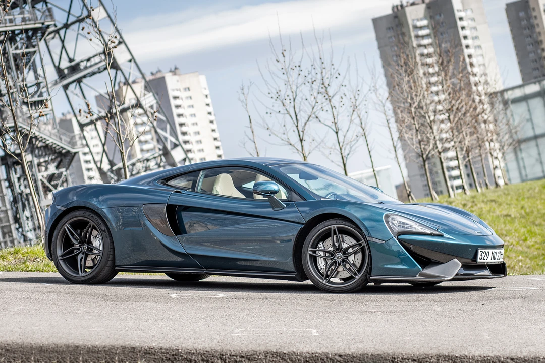 2017 McLaren 570GT - Image 6 of 31