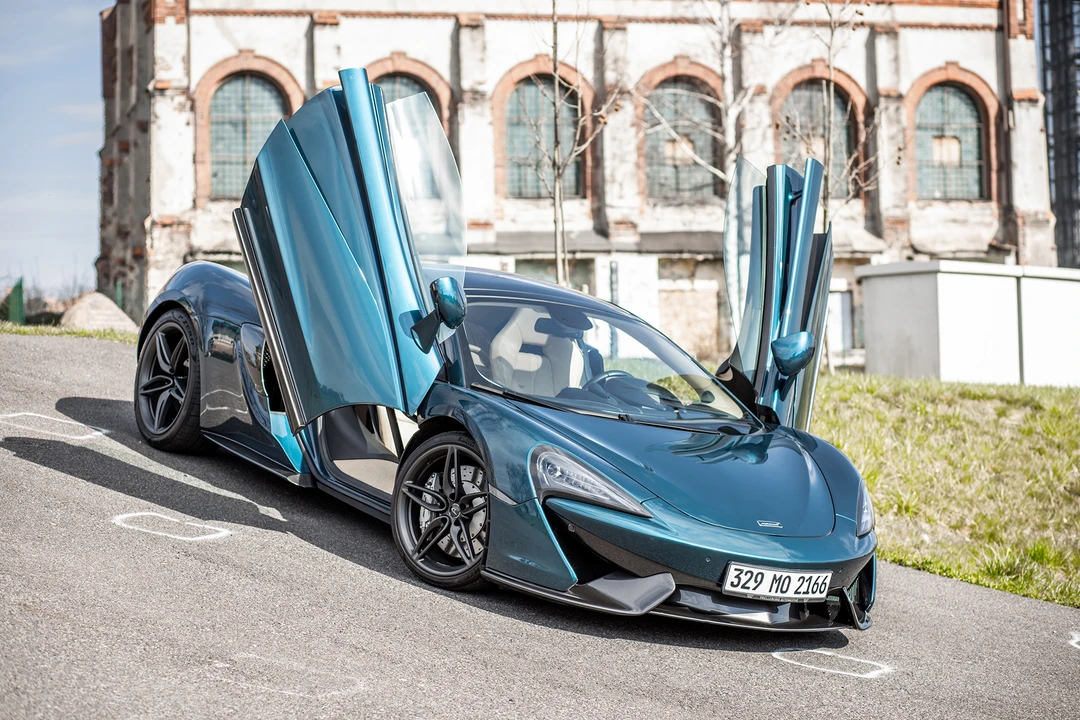 2017 McLaren 570GT - Image 29 of 31