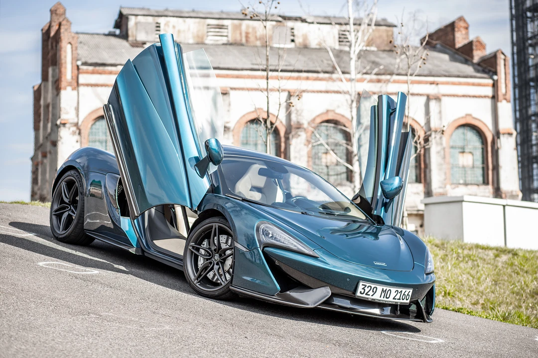 2017 McLaren 570GT - Image 30 of 31