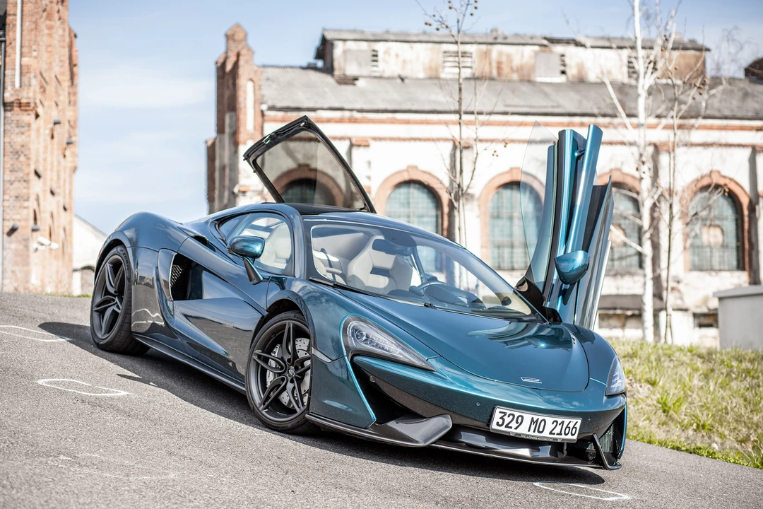 2017 McLaren 570GT - Image 31 of 31