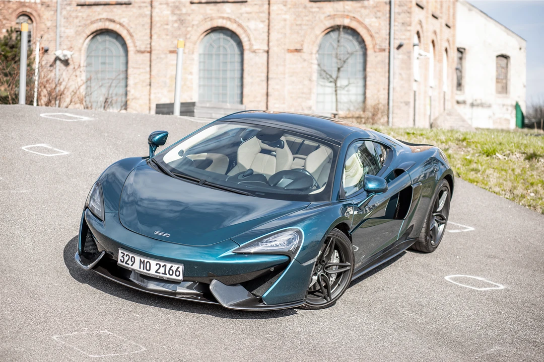 2017 McLaren 570GT - Image 21 of 31