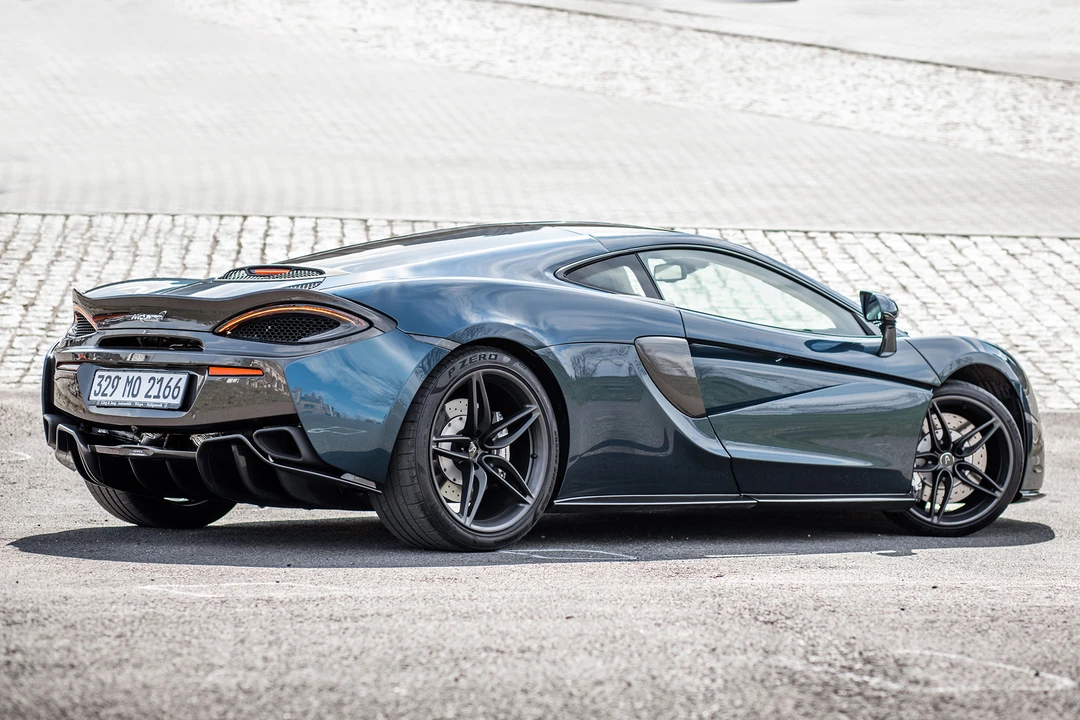 2017 McLaren 570GT - Image 4 of 31