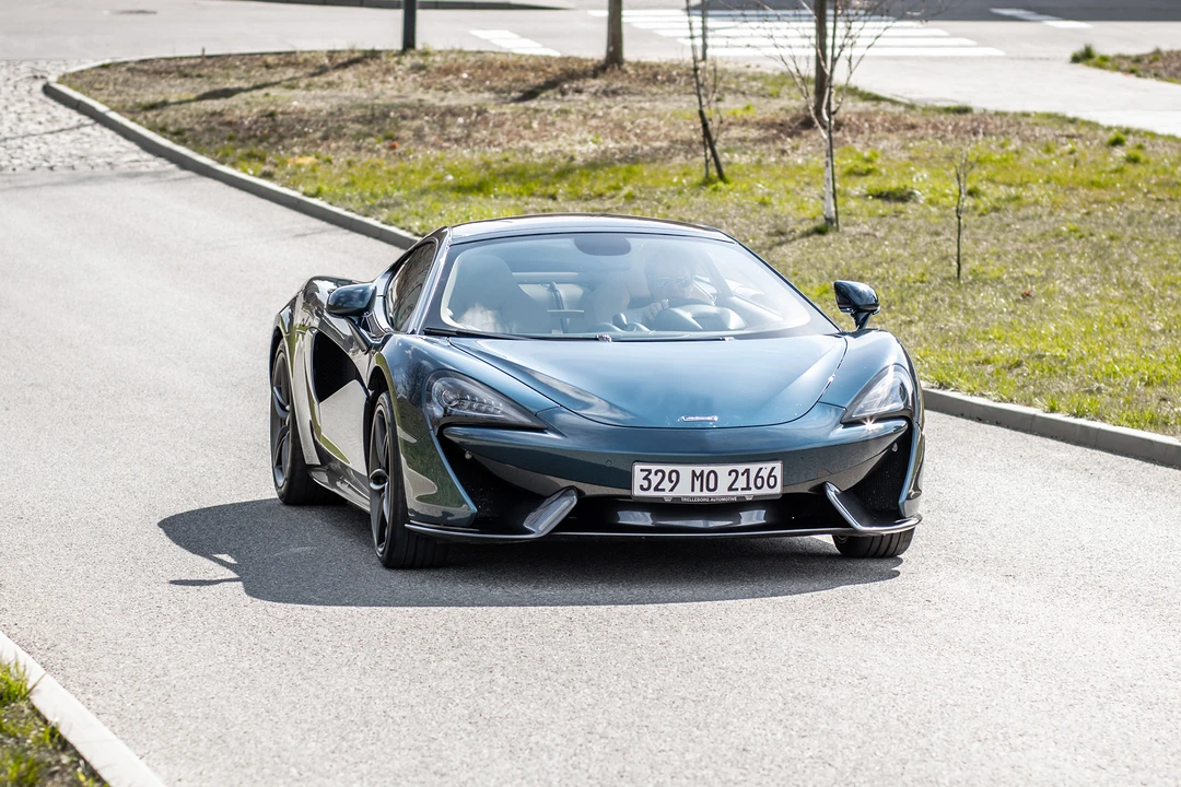 2017 McLaren 570GT - Image 23 of 31