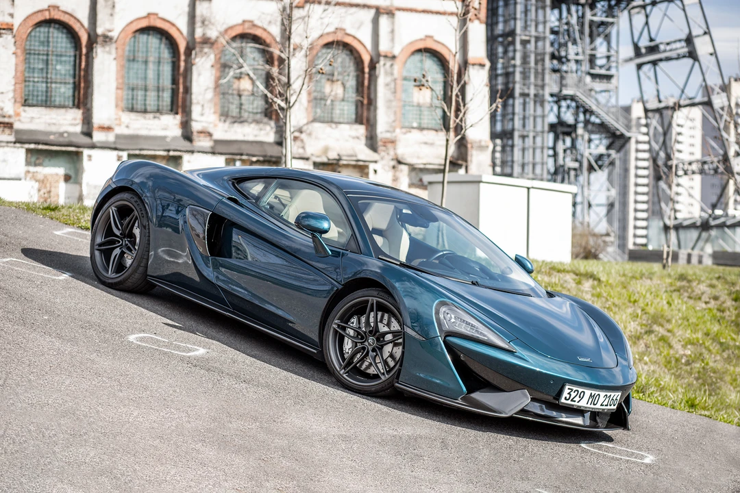 2017 McLaren 570GT - Image 3 of 31