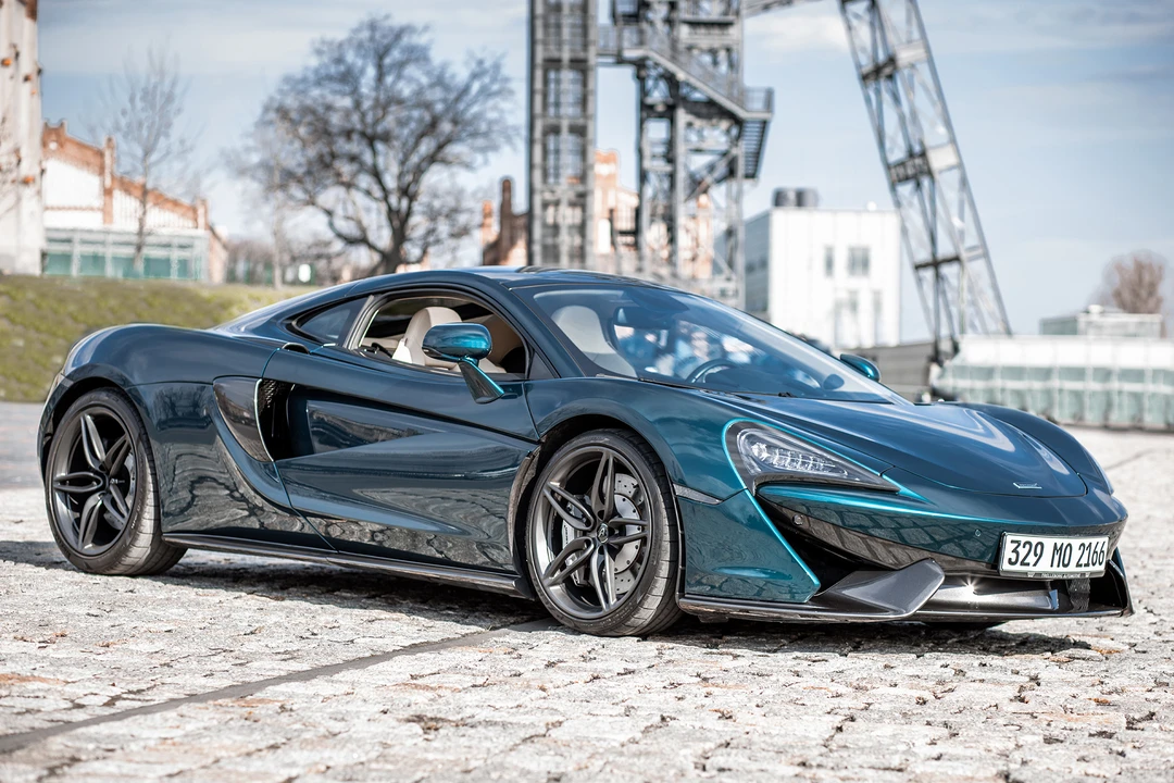 2017 McLaren 570GT - Image 19 of 31